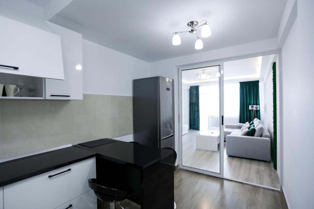 Isaran Apartament With Panoramic City View Braşov Eksteriør billede